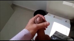 Executivo de S&atilde_o Paulo-SP na punheta Thumb