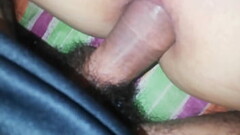 Haci&eacute_ndole sexo anal a la vecina me corr&iacute_ en su culo Thumb