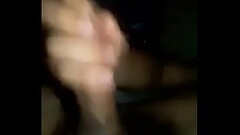 Se masturba pensando en la mujer que am&aacute_, pero ella no lo quiere. Thumb