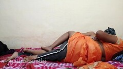 Broker aunty hardcore sex with delivery boy Thumb