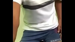 Hetero se masturba en salon de clase Thumb