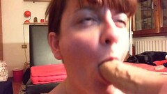 Vuoi imparare come farti una sega? La tua sorellina perversa ti insegna a masturbarti Thumb