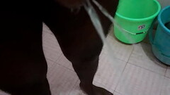 Pissing Thumb