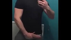 Anh trai t&acirc_y khoe cu to 2 Thumb
