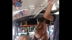 Morena mostrando su culo grande Thumb