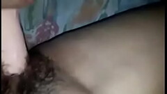 Ella juega Thumb