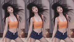 G&aacute_i Trung Quốc nhảy vũ điệu ph&ecirc_ cần Thumb