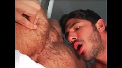 CHUPANDO OS RABOS DE DOIS PUTOS GOSTOSOS Thumb