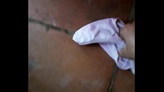 Lấy trộm quần bạn g&aacute_i trong về thủ d&acirc_m . Bắn tinh Thumb