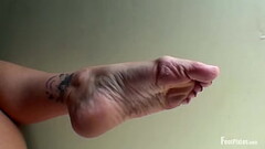 Crystal Footrub Thumb