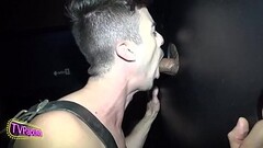 #PapoPriv&ecirc_: PapoMix flagra Pornstar Christian Hupper  no Glory Hole do Clube dos Pauzudos em S Thumb