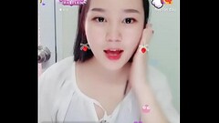 Em g&aacute_i dễ thương h&aacute_t tr&ecirc_n Uplive Thumb