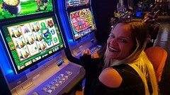 Depois de ganhar US$ 1.700 dolares no Cassino em Las Vegas !!! Me excitei e dei para desconhecido se Thumb