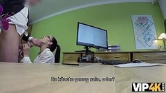 VIP4K. Leihmittel ist glucklich, Gesicht und Vagina des Musikers zu ficken Thumb