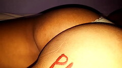Tangita apretada en su culo hermoso y da unas chupadas de verga. Thumb