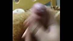 Novinho batendo punheta uma depois do banho Thumb