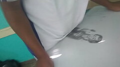 Gordinho comendo novinha em cima da mesa Thumb