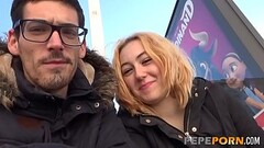 Exhibitionist couple has a fucking-spree in the mall Thumb