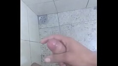 Hetero gozando Depois do Banho Thumb