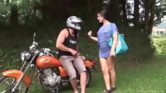 N&atilde_o teve como pagar o motoqueiro, e pagou no sexo gostoso Thumb
