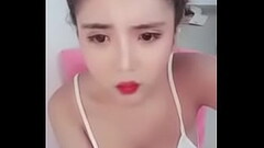Bay c&ugrave_ng idol Uplive tr&ecirc_n livestream khoe v&uacute_ Thumb