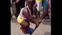 rinha de an&atilde_o careca manco dando o rabo d. ao som de grande fam&iacute_lia /com participa&cce Thumb