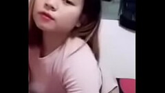 Uplive em g&aacute_i livestream qu&ecirc_n tắt lộ h&agrave_ng Thumb