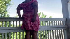 Frozenchocolate loves showing ass off to neighbors Thumb