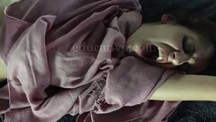 Ejemplo de masaje er&oacute_tico en el que se estimula el punto G de la chica ubicado en la pared fr Thumb