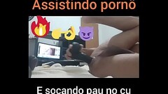 Assistindo porn&ocirc_ e socando pau preto no cu Thumb