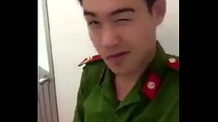C&ocirc_ng an Việt Nam sục cặc trong toilet | Xem th&ecirc_m: http://bit.ly/GetMorexVideos-MrT Thumb
