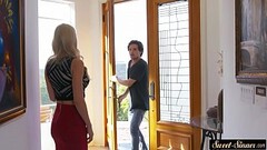 Faketit stepmom jizzed on pussy after fucking Thumb