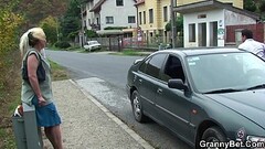 Old granny gets picked up and fucked Thumb