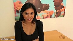 Get up close and personal with Ember Snow'_s wet pussy Thumb