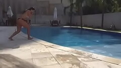 bikini Thumb