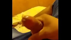Hombre masturb&aacute_ndose Thumb