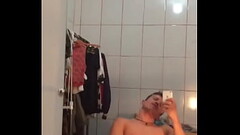 Novinho pirando na punheta Thumb
