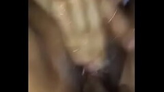 Haci&eacute_ndole un squirt  a Cxy Thumb