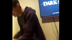 otaku en celo se emociona por jugar dark souls Thumb