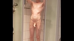 Skinny guy showers naked on cam Thumb