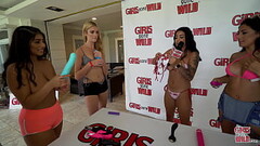 Serena'_s Big Purple Vibrator GGW046 Thumb