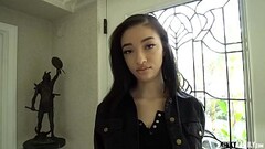 Kinky Family - Fucking stepsis Scarlett Bloom before a party Thumb
