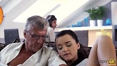 DADDY4K. Tu pr&eacute_f&egrave_res l&rsquo_ordinateur ou ta copine? Et elle? Thumb