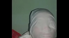 Sơ mi trắng d&iacute_nh nước chơi tr&ugrave_m ngộp Thumb