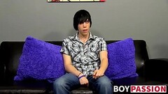 Emo fingers his ass and masturbates after being interviewed Thumb