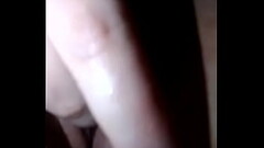 Enfiando o dedinho na buceta molhada Thumb
