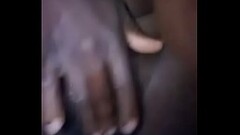 Elle se masturbe Thumb