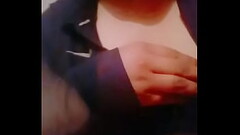 Se toca rico las tetas Nay con su sudadera deportiva Thumb