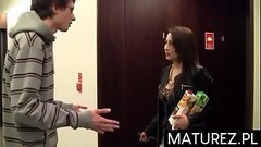 Polskie mamuśki - Gorąca MILF i jej młody wielbiciel Thumb