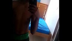 Novinho tomou no boga a noite inteira e acordou feliz Thumb